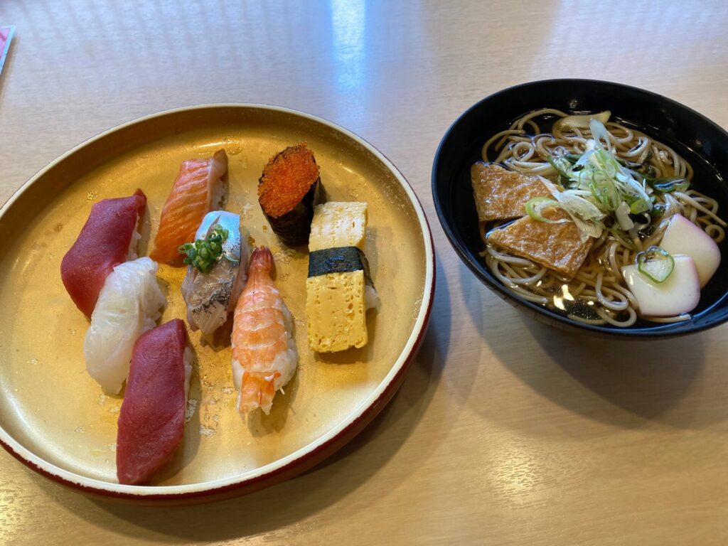 そばセット(にぎり寿司8貫+そば)